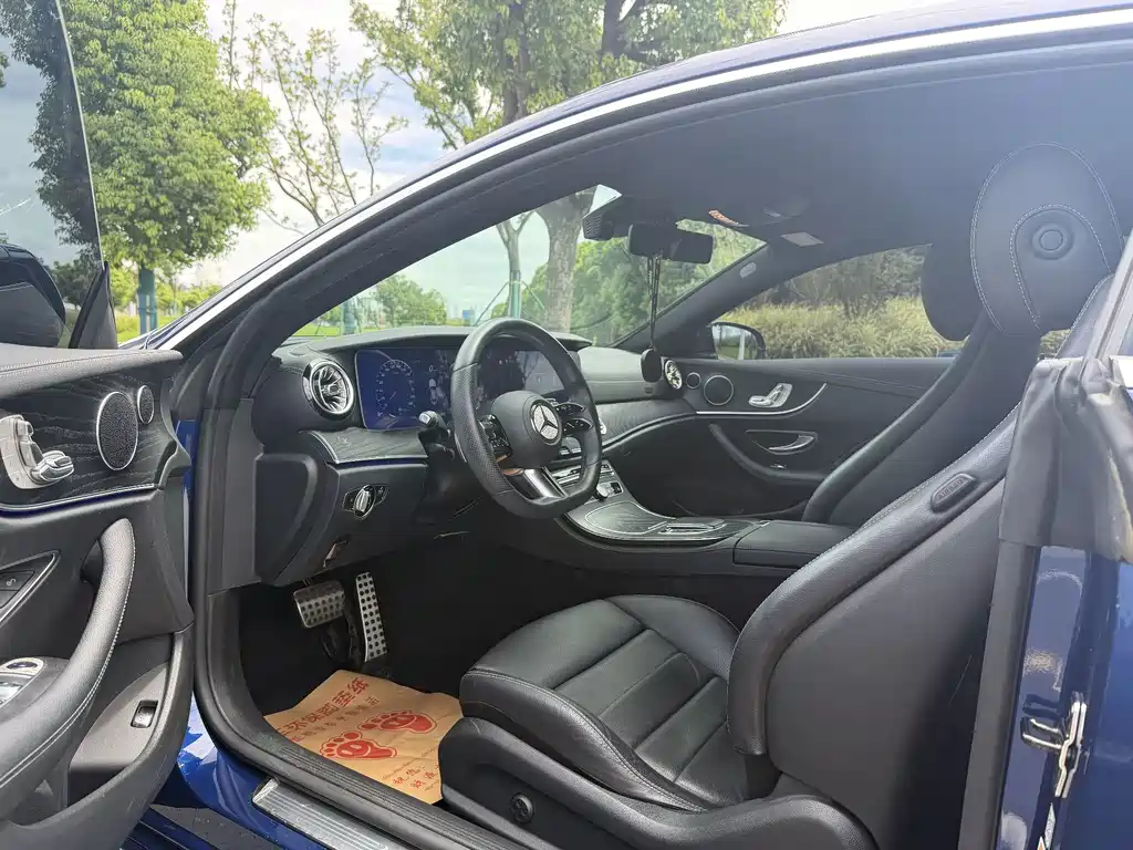Mercedes-Benz E-Class (Import) — миниатюра 4