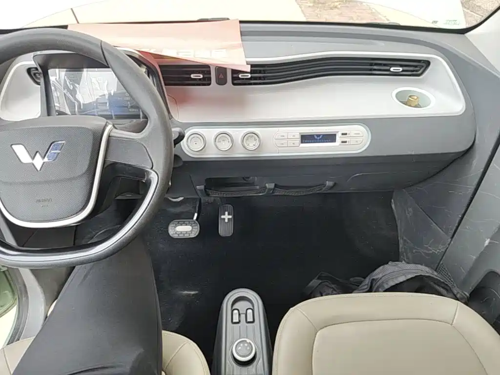 Wuling MINIEV — миниатюра 13