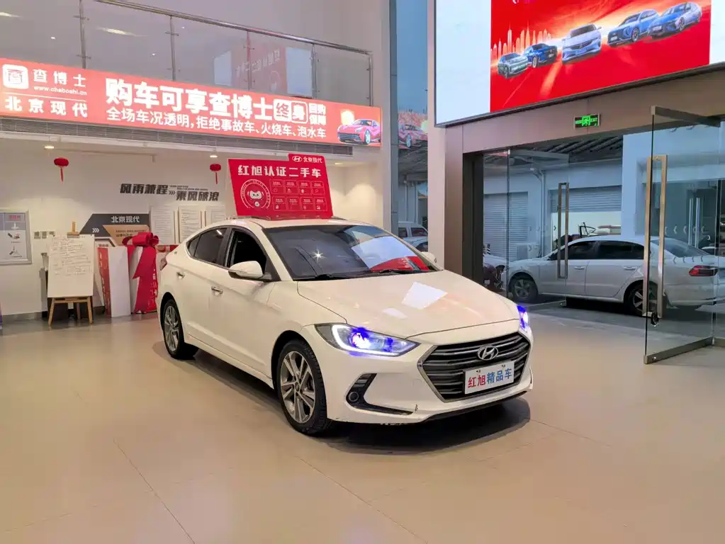 Hyundai Elantra — миниатюра 3