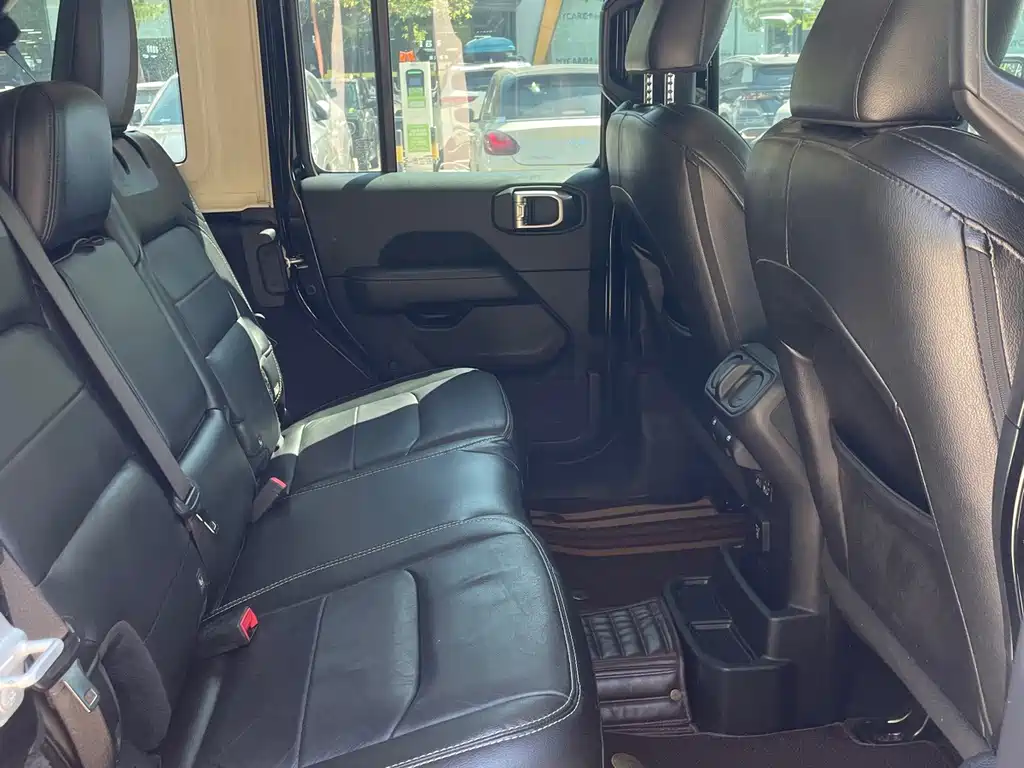 Jeep Wrangler — миниатюра 4