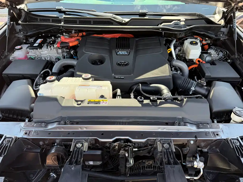Toyota Sequoia — миниатюра 17