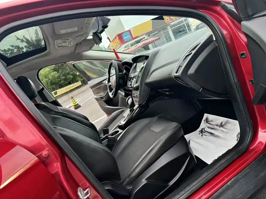 Ford Focus — миниатюра 10
