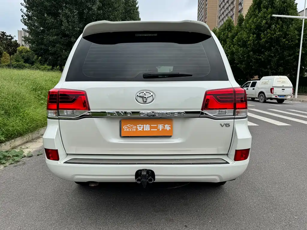 Toyota Land Cruiser — миниатюра 9