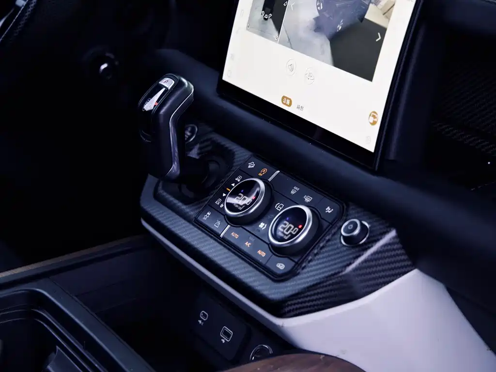 Land Rover Defender — миниатюра 19
