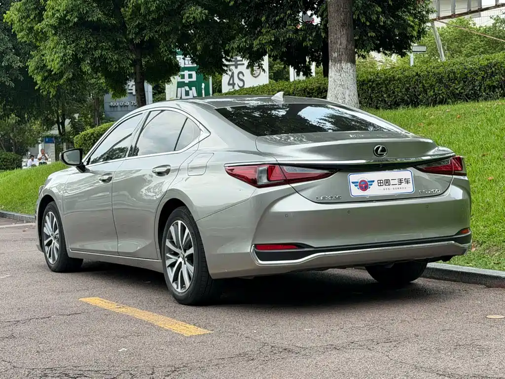 Lexus ES — миниатюра 4