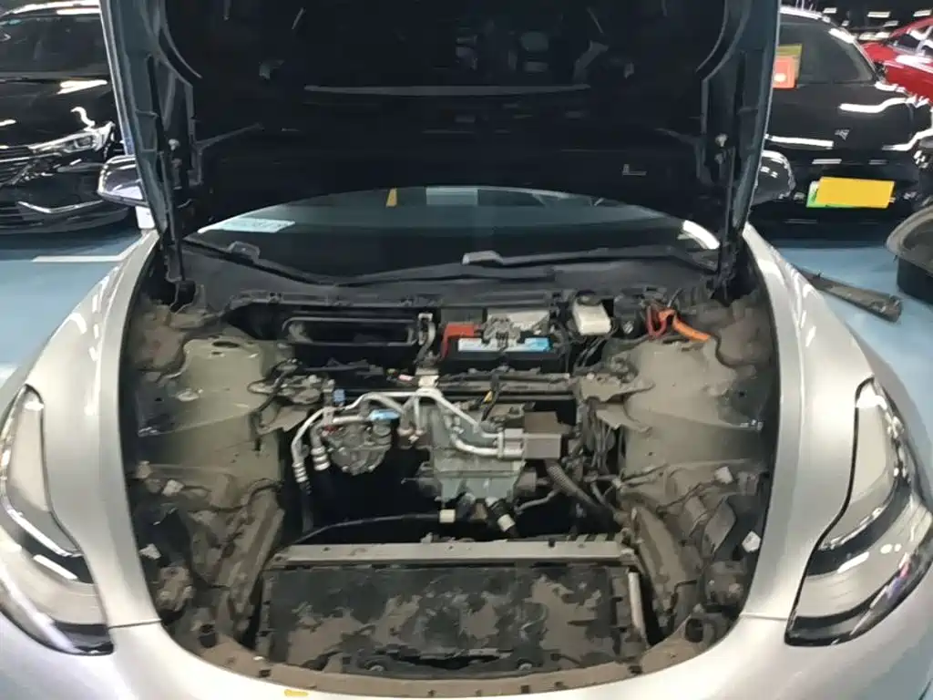 Tesla Model 3 — миниатюра 20