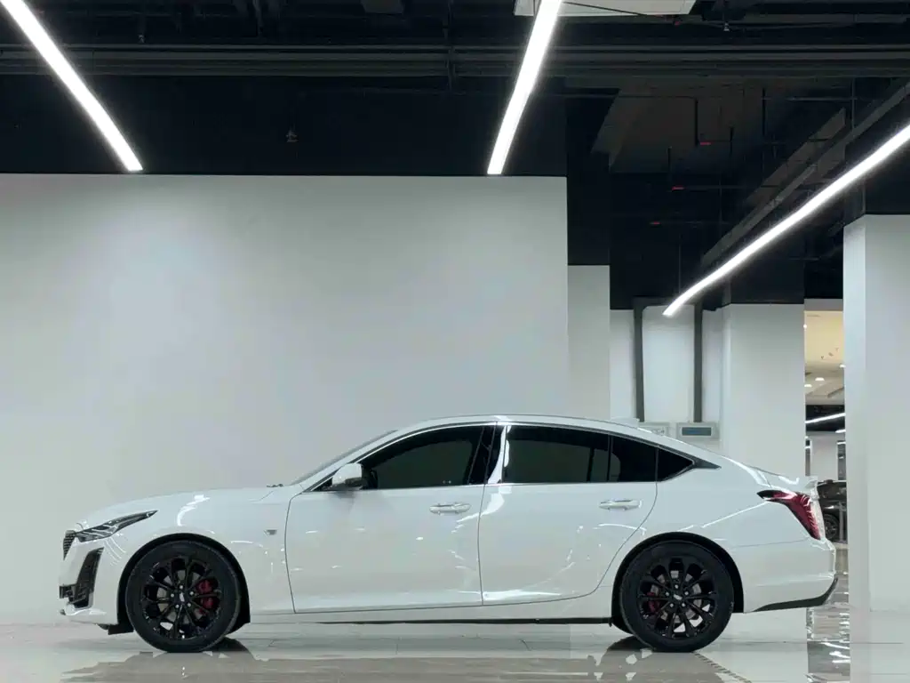 Cadillac CT5 — миниатюра 2