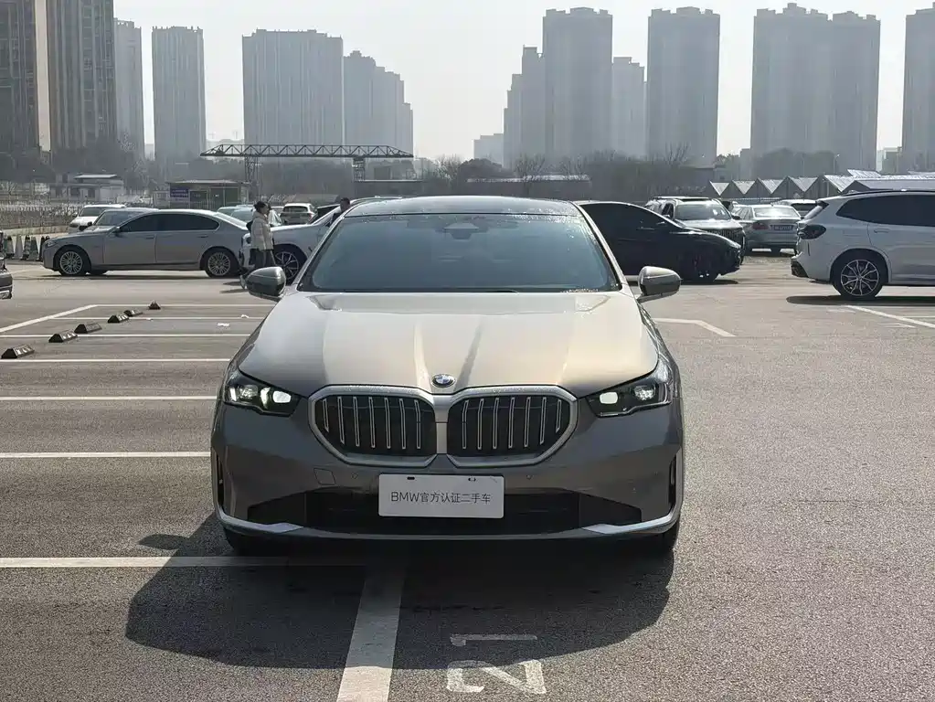 BMW 5 SERIES