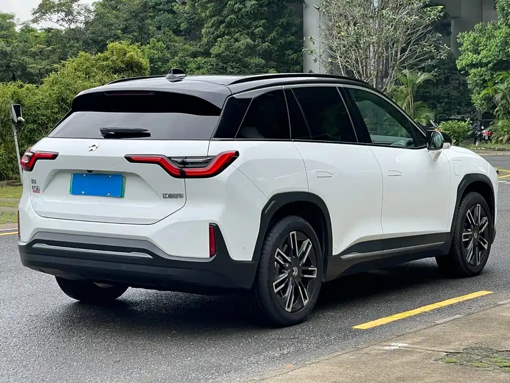 NIO ES6 — миниатюра 23