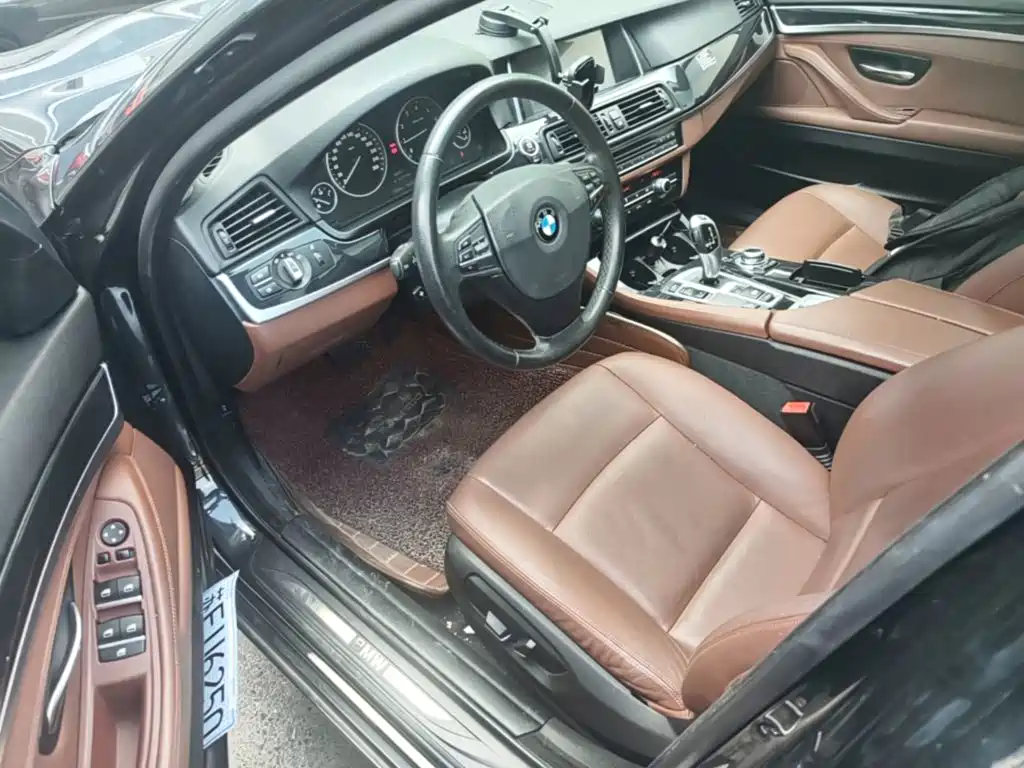BMW 5 Series — миниатюра 21
