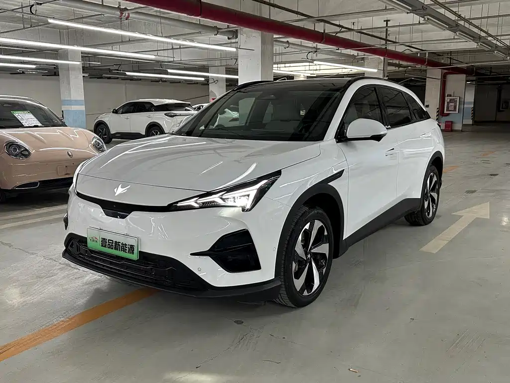 ARCFOX Alpha T5