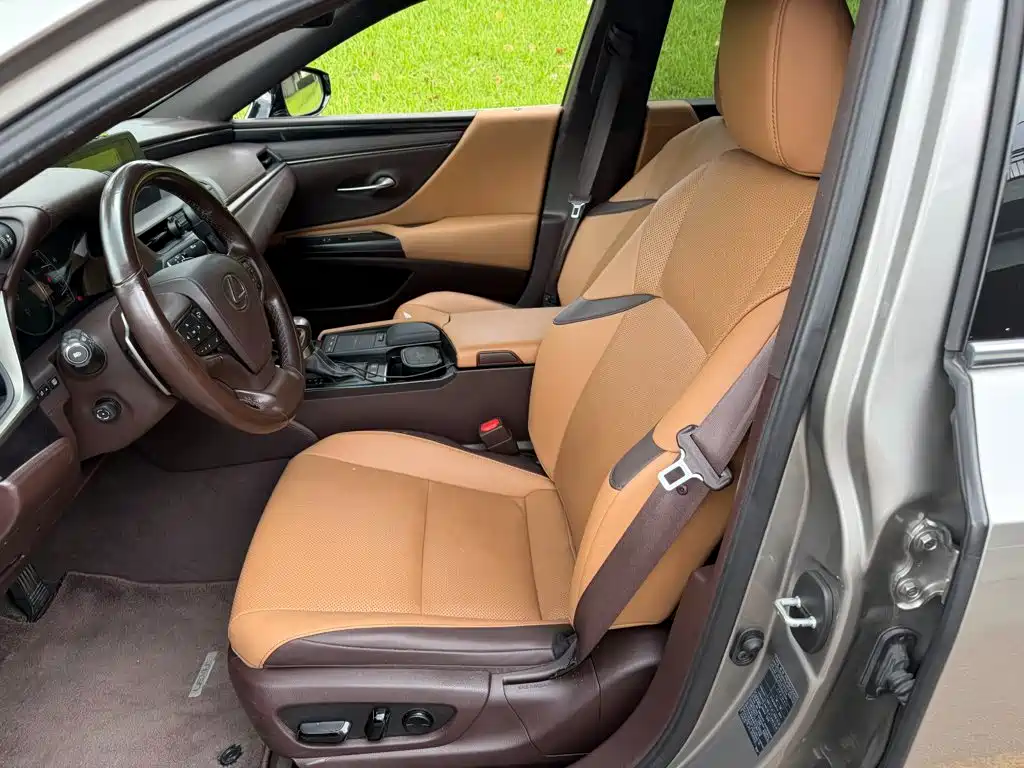 Lexus ES — миниатюра 8