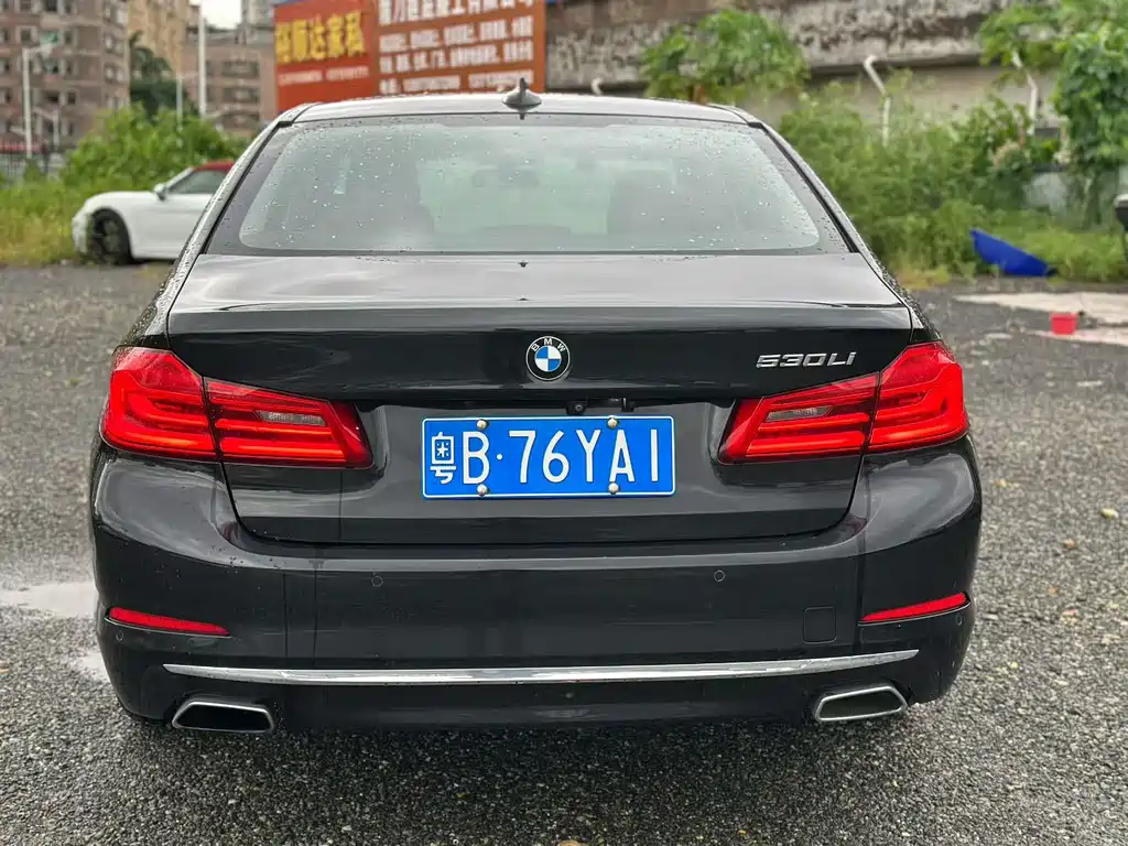 BMW 5 Series — миниатюра 5