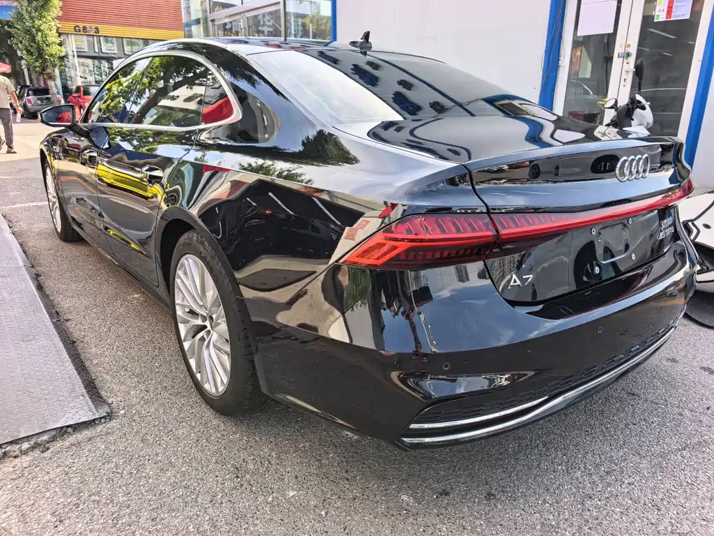 Audi A7L — миниатюра 6
