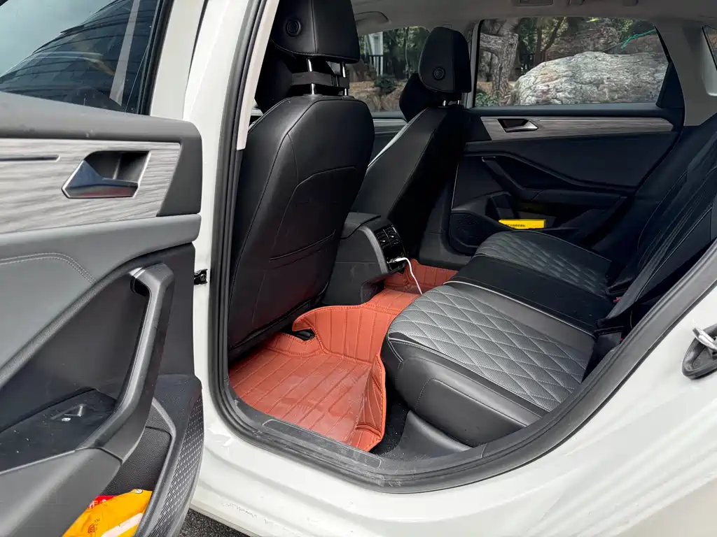 Volkswagen Sagitar — миниатюра 10
