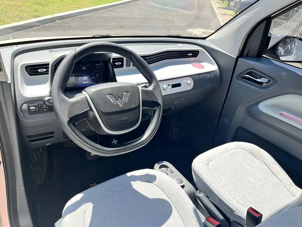 Wuling MINIEV — миниатюра 6