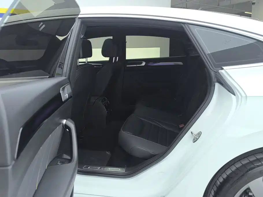 Volkswagen CC — миниатюра 11