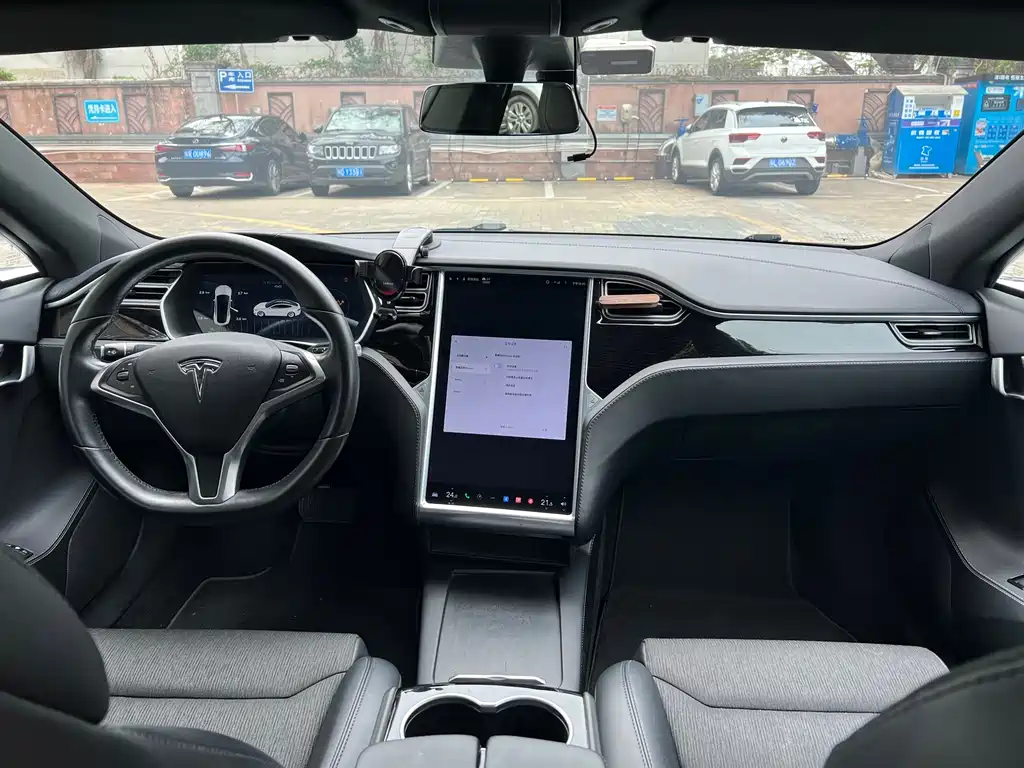 TESLA MODEL S