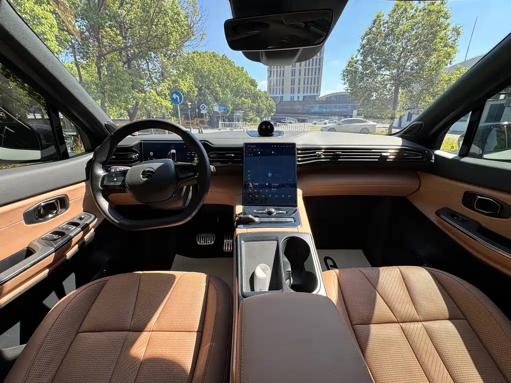 NIO ES8 — миниатюра 15