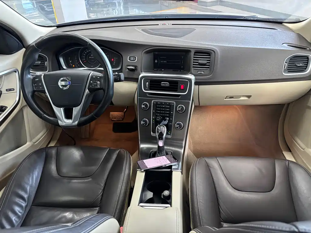 Volvo S60 — миниатюра 6