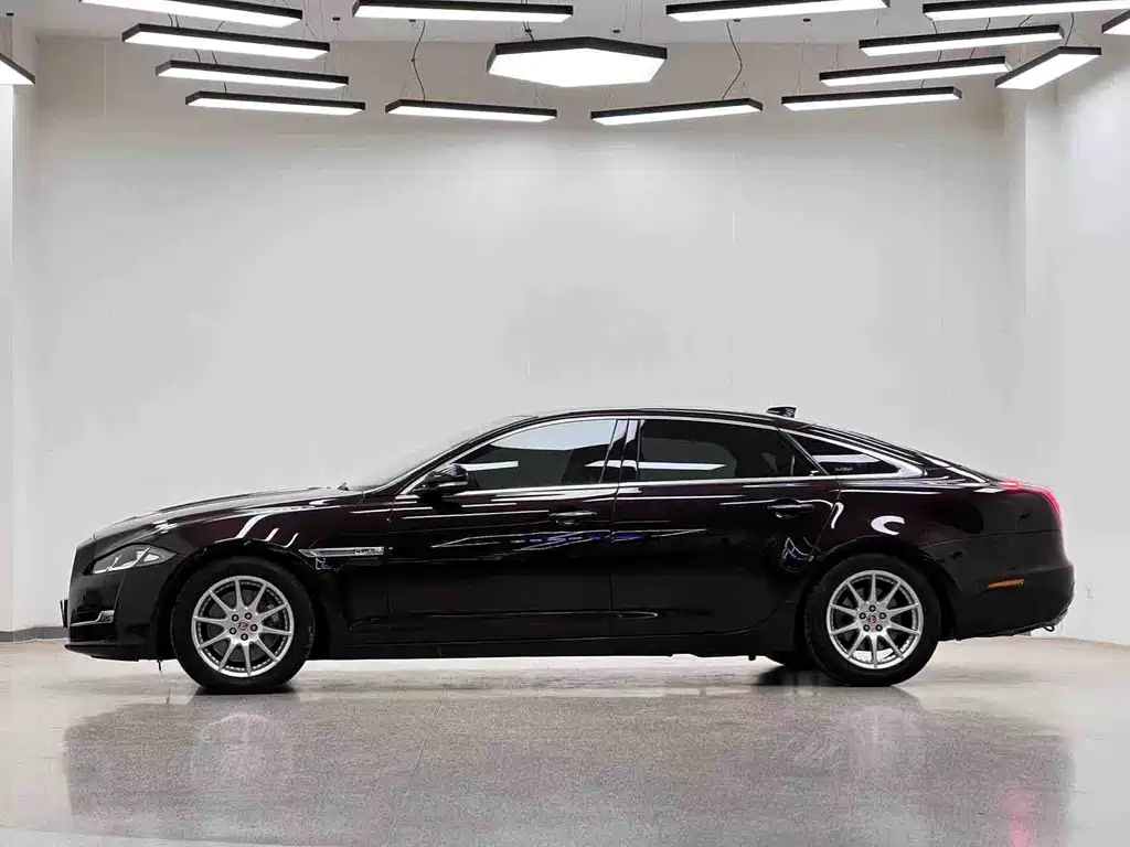 Jaguar XJ — миниатюра 4