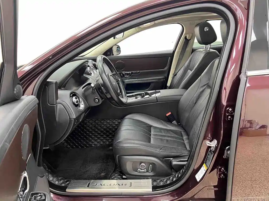 Jaguar XJ — миниатюра 13