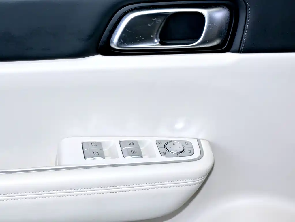 Li Auto Li ONE — миниатюра 17