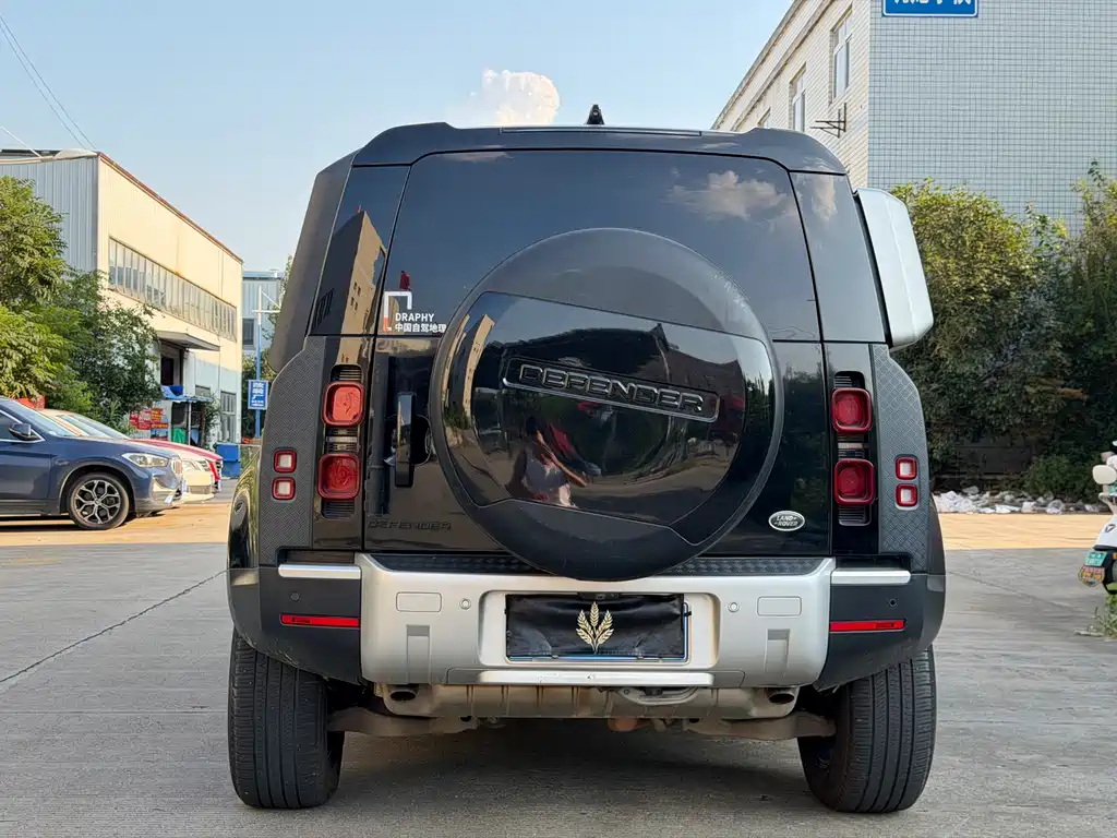 Land Rover Defender — миниатюра 16