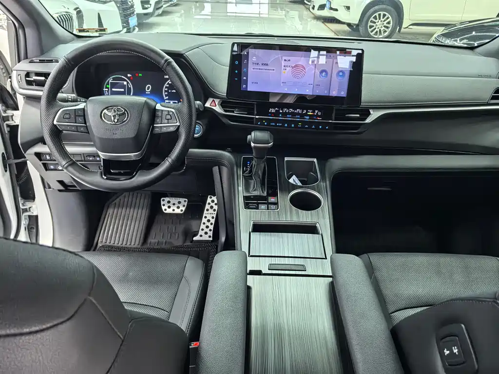 Toyota Sienna — миниатюра 15