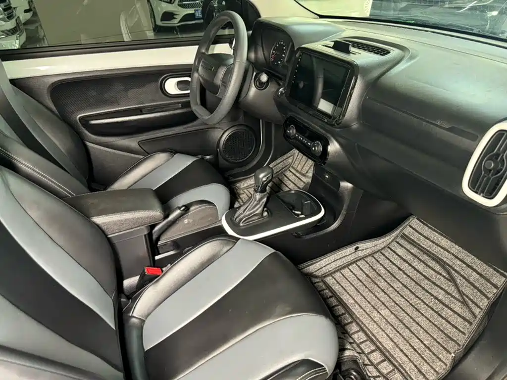 Roewe Clever — миниатюра 15
