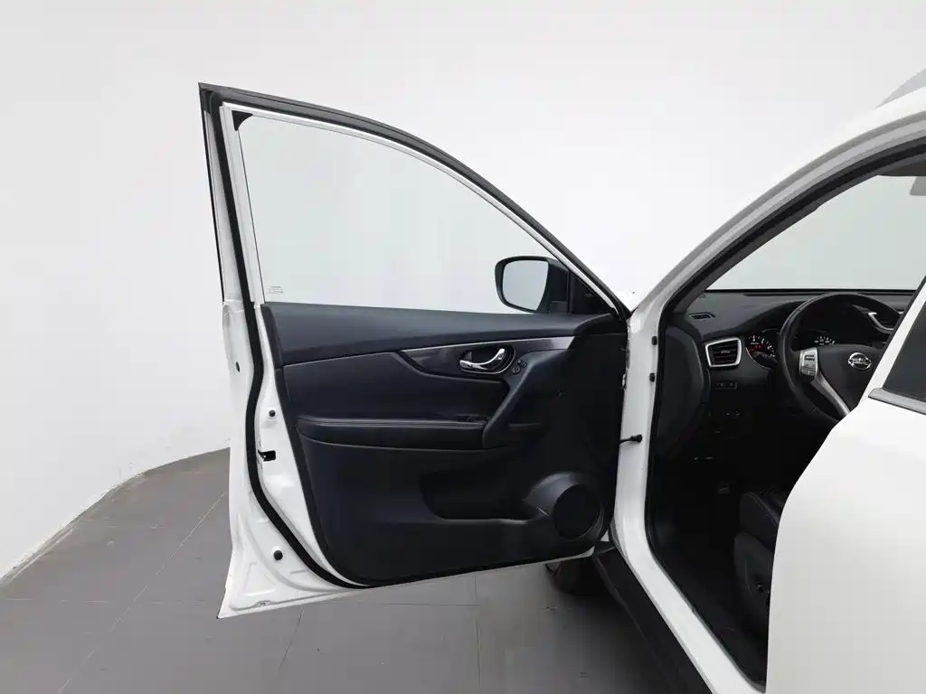 Nissan X-Trail — миниатюра 8