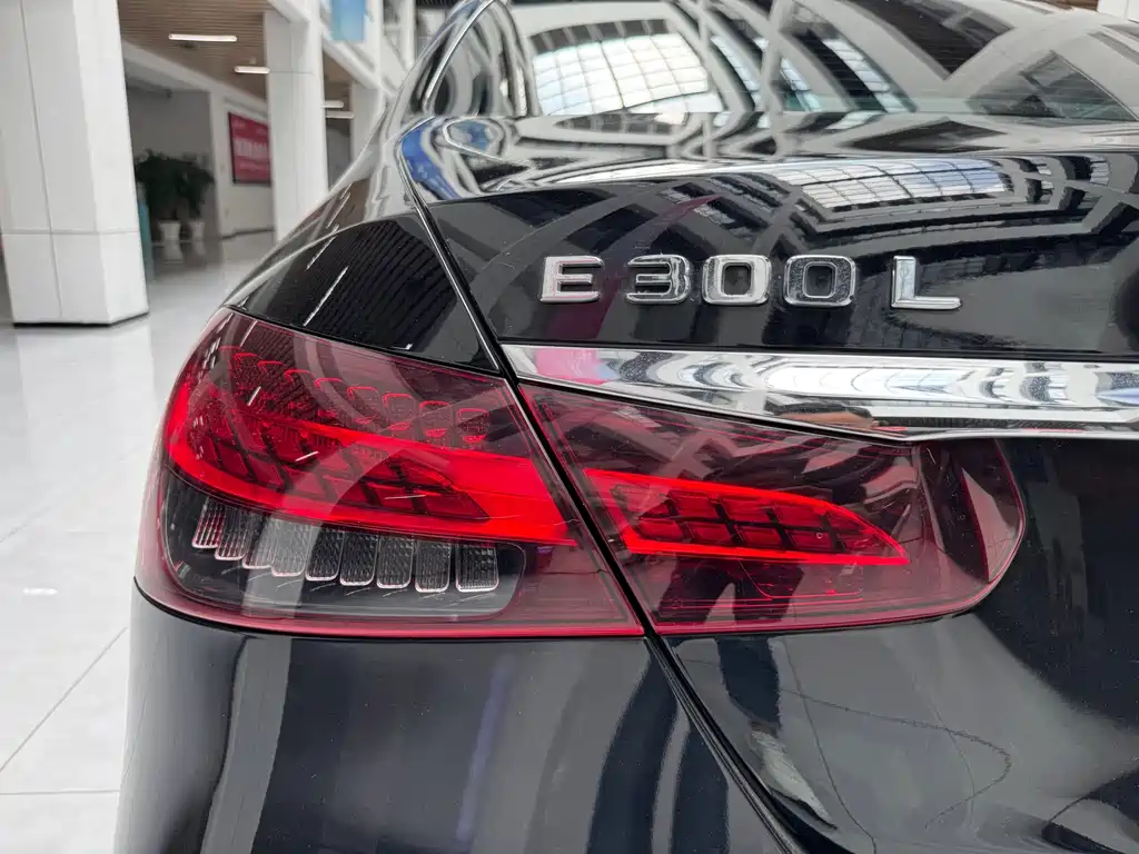 Mercedes-Benz E-Class — миниатюра 23
