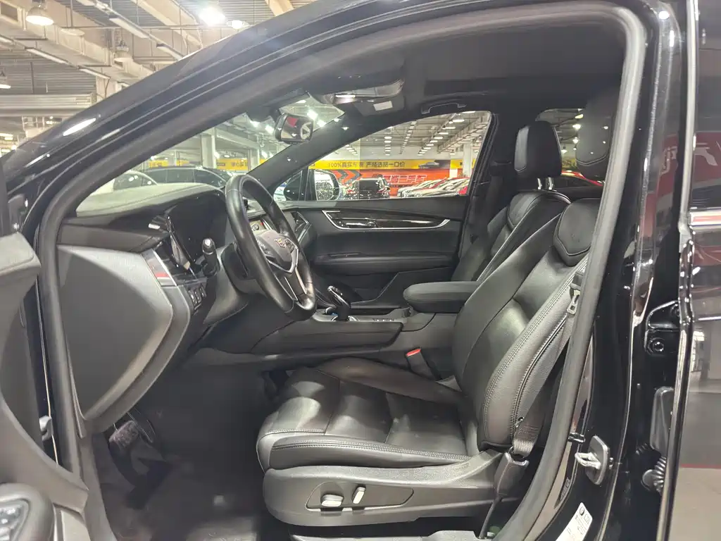 Cadillac XT5 — миниатюра 7
