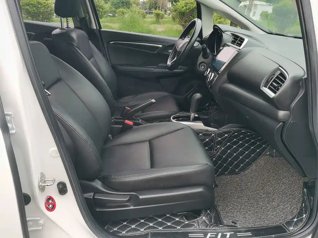 Honda Fit — миниатюра 12