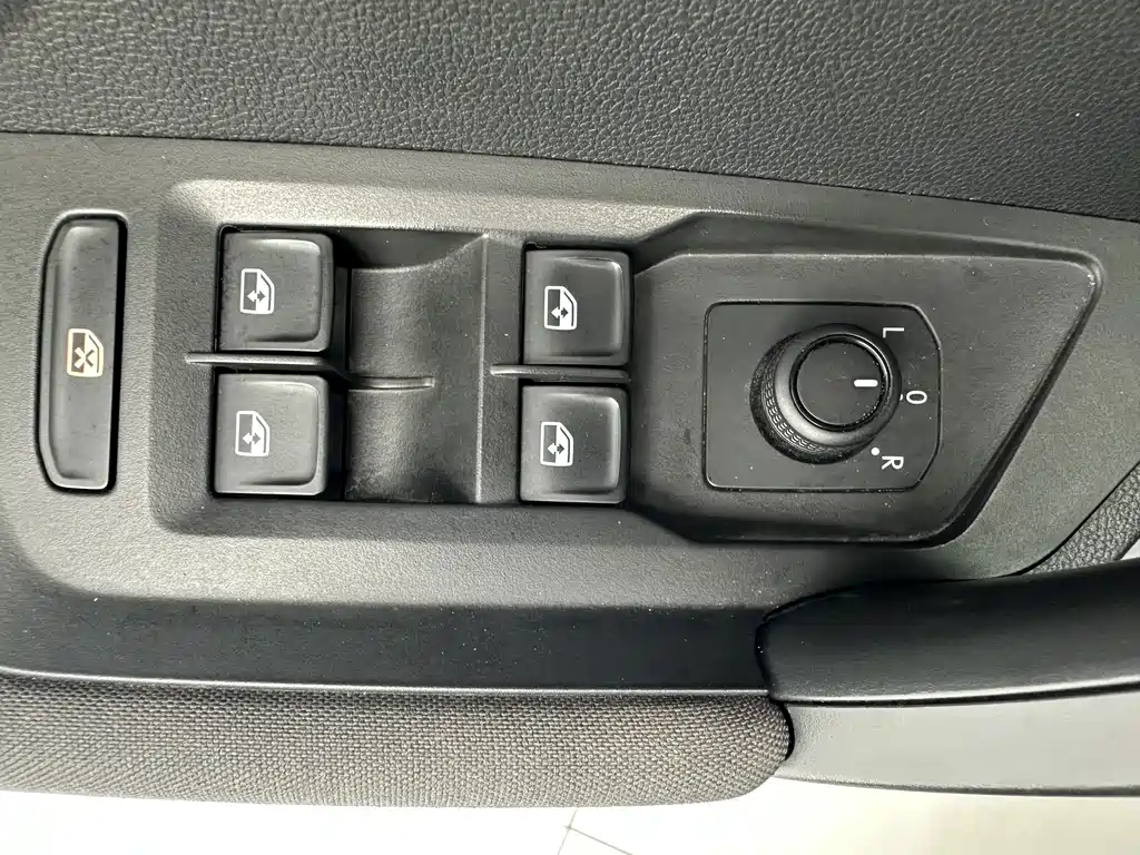 Volkswagen Tharu — миниатюра 11