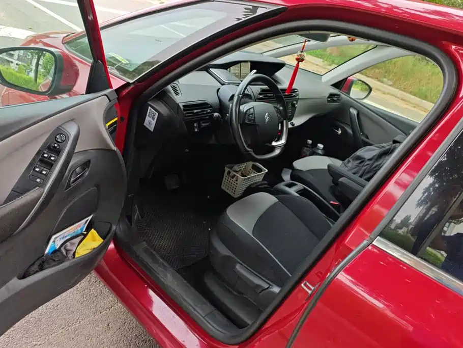 Citroen C4 Picasso — миниатюра 9