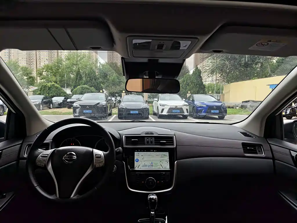 Nissan Tiida — миниатюра 18