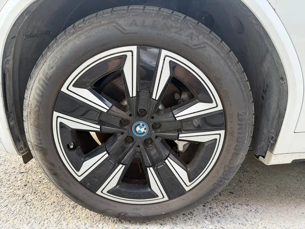 BMW iX3 — миниатюра 4