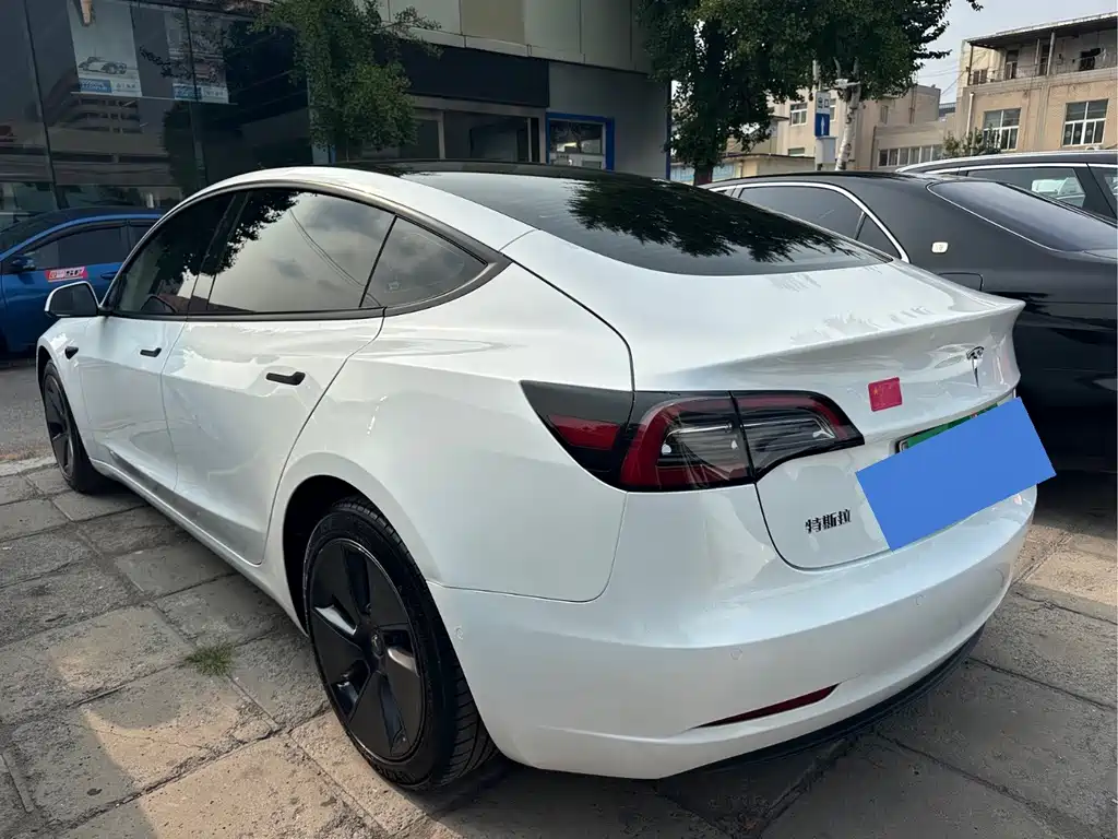 Tesla Model 3 — миниатюра 4