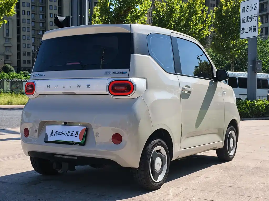 Wuling MINIEV — миниатюра 6