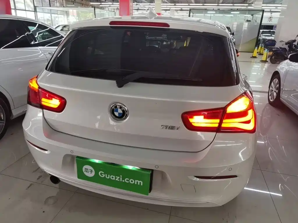 BMW 1 Series (Import) — миниатюра 6