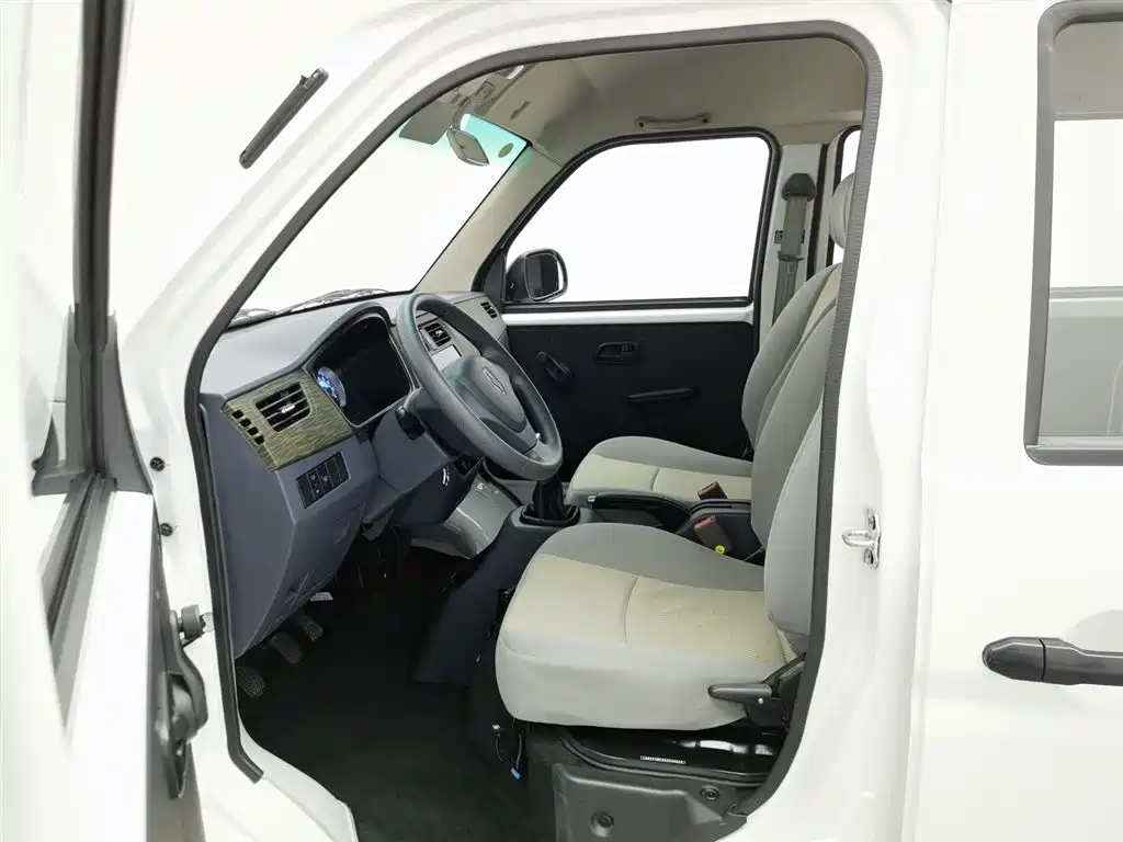 Jinbei X30 2023 1.5L 5/6/7 мест SWC15M
