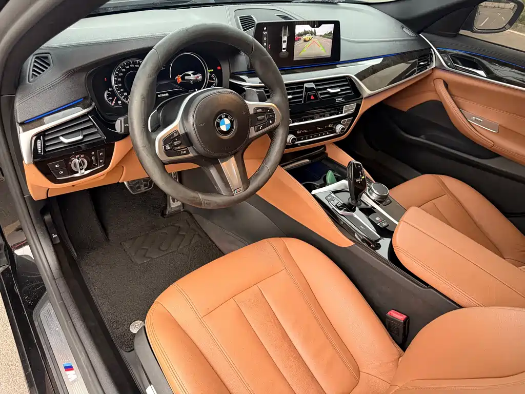 BMW 5 Series — миниатюра 8