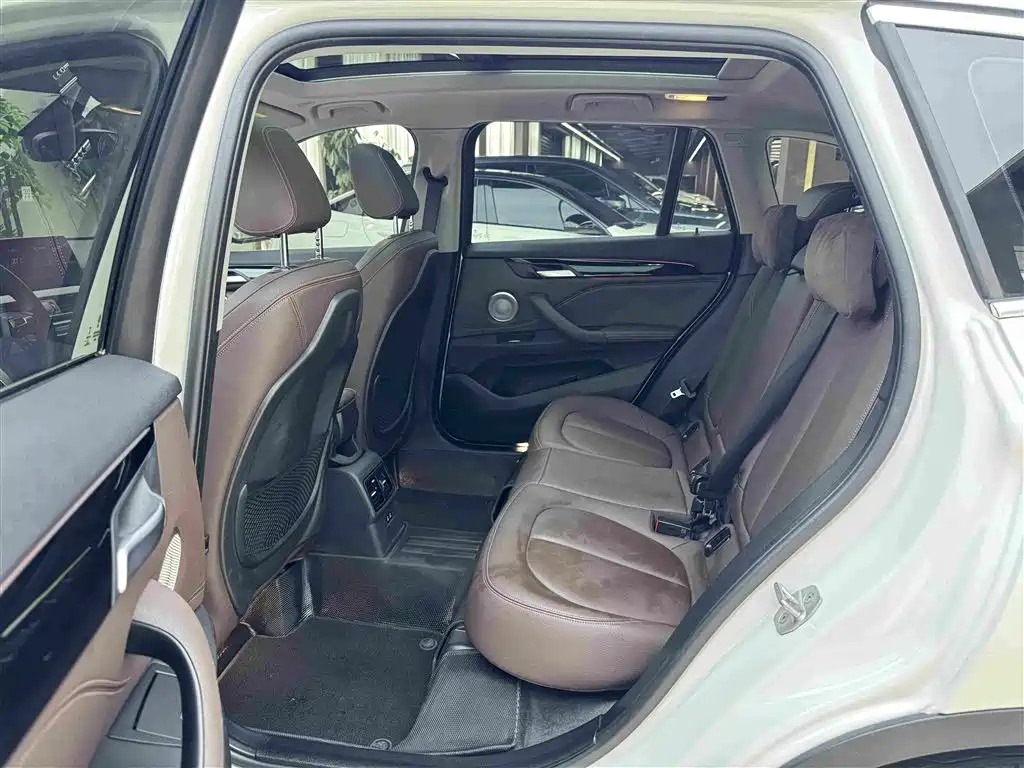 BMW X1 — миниатюра 10