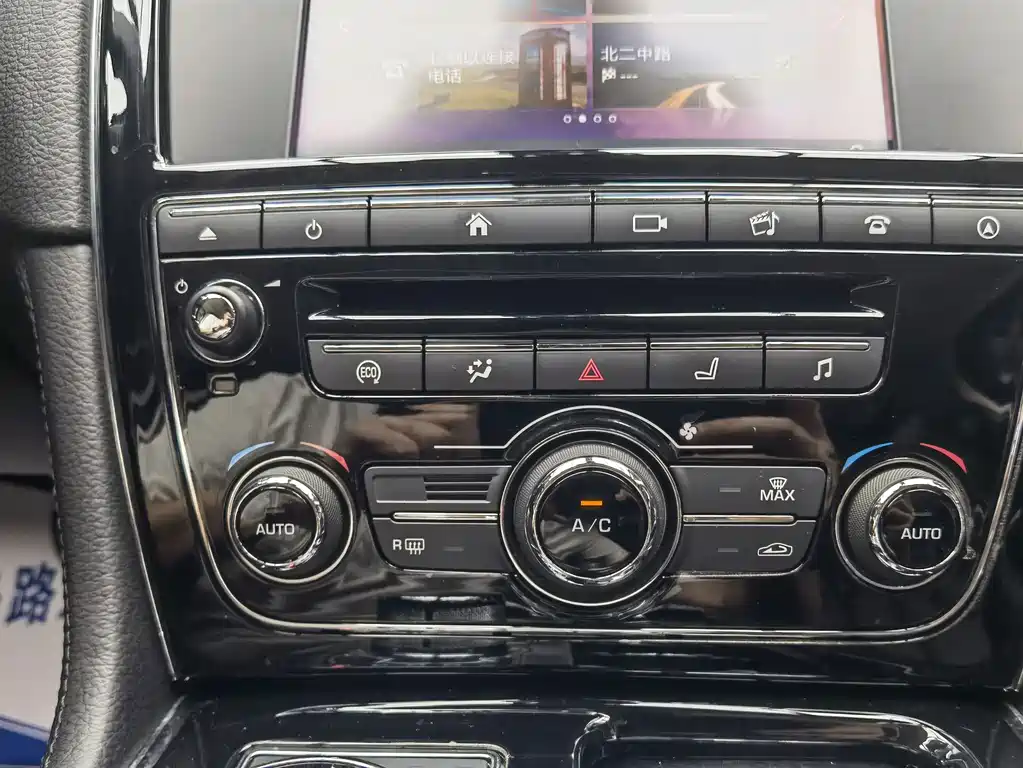 Jaguar XJ — миниатюра 13
