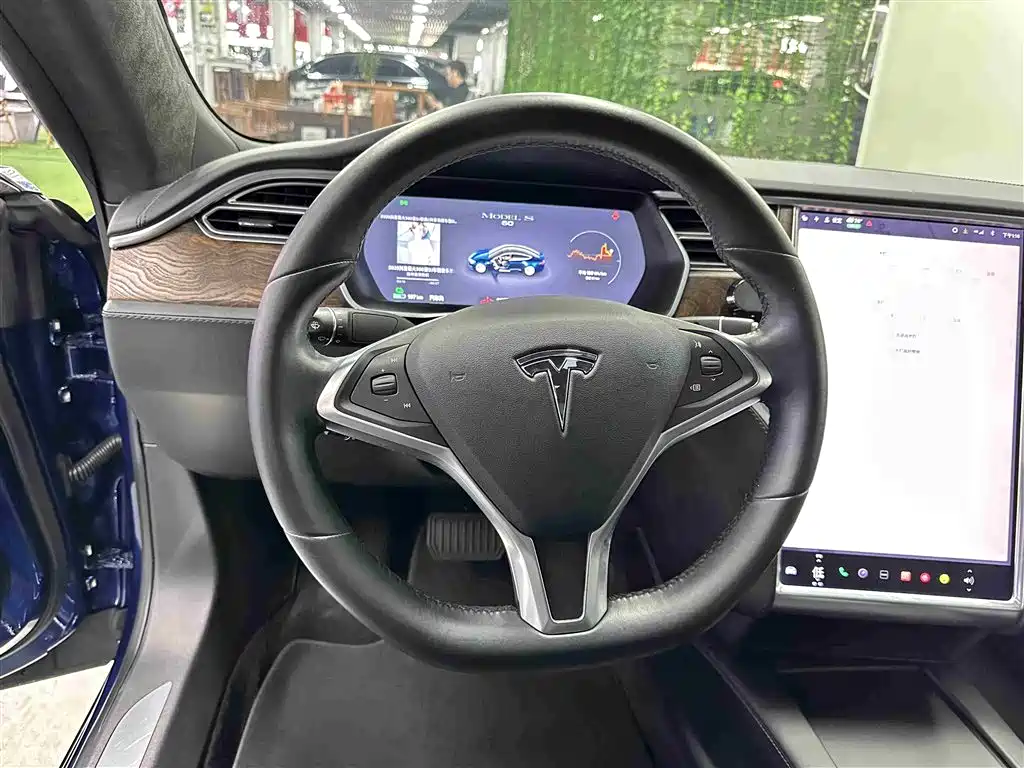 TESLA MODEL S