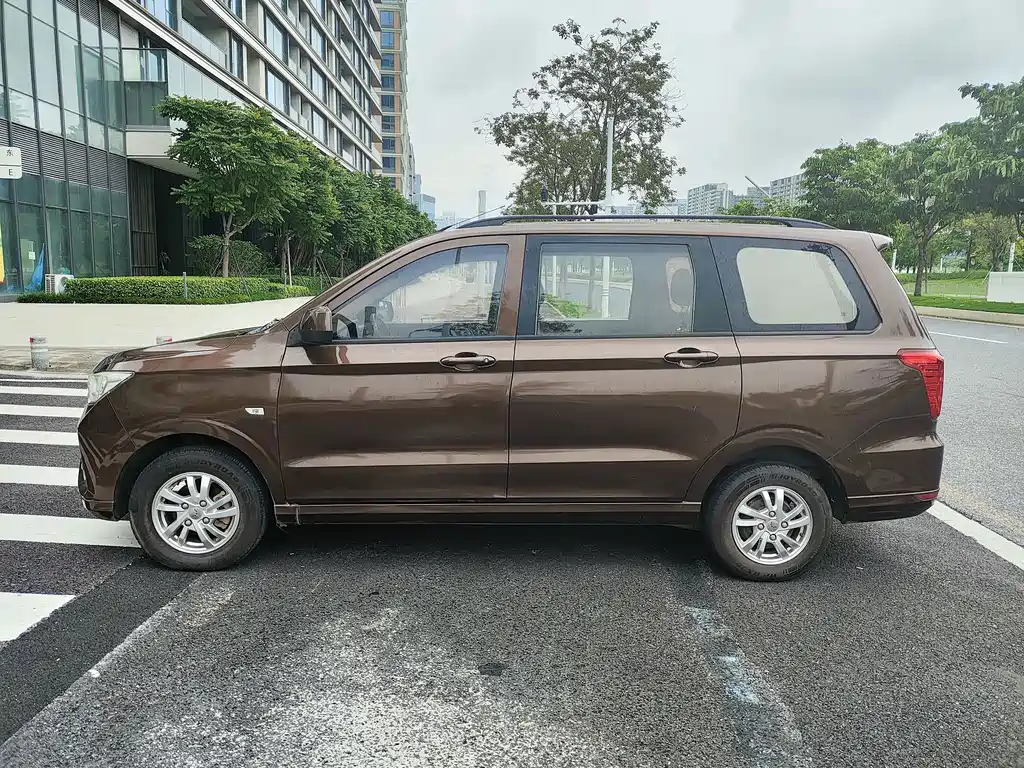 Wuling Hongguang — миниатюра 7