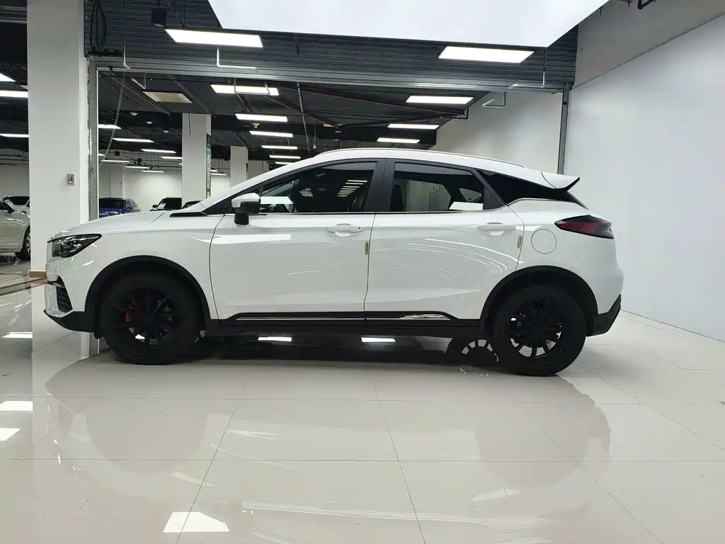 Geely Emgrand S - фото 4