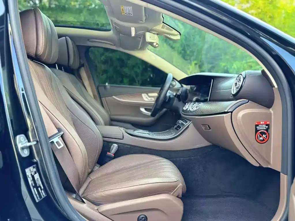 Mercedes-Benz E-Class — миниатюра 5