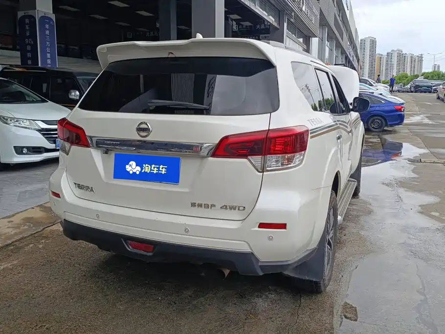 Nissan Terra — миниатюра 3